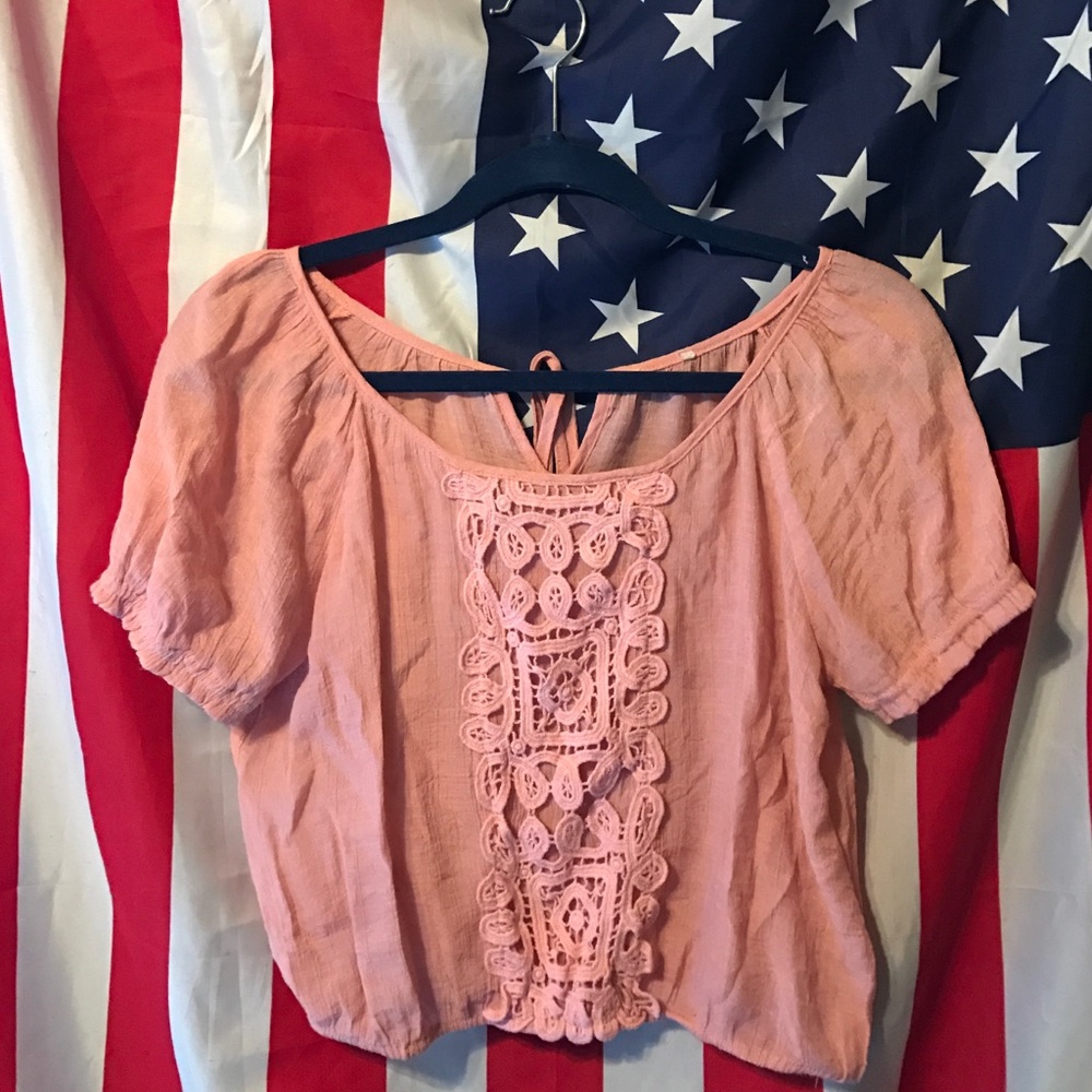 Light pink / kind of salmon color crop top