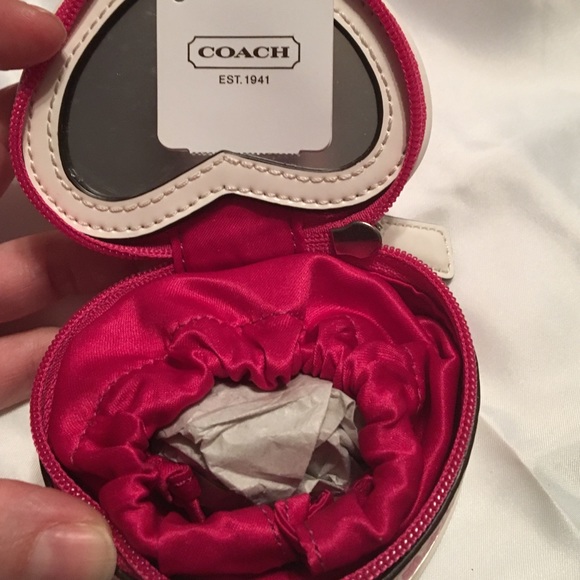 NWT RARE Flower Print Heart Jewelry Pouch F67782💕 - Picture 2 of 3