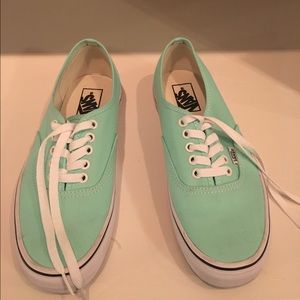 Mint green vans💚