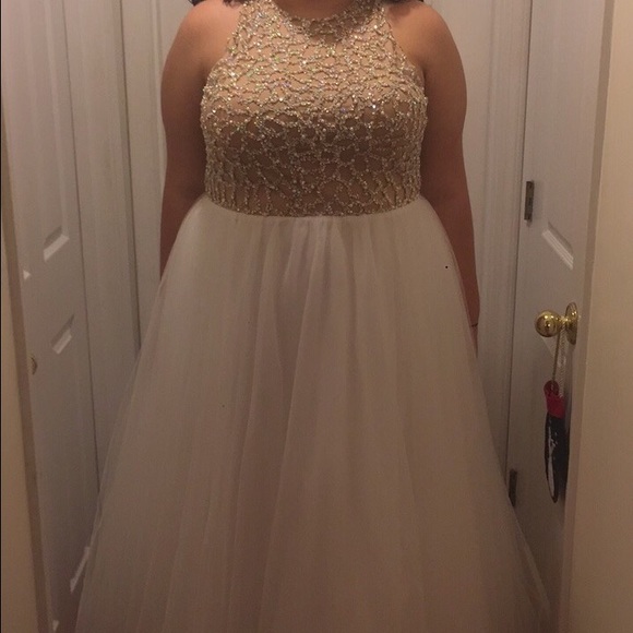 Beige Beaded Sleeveless Prom Dress - Picture 2 of 3