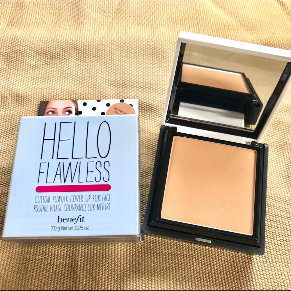 HELLO FLAWLESS beige powder foundation