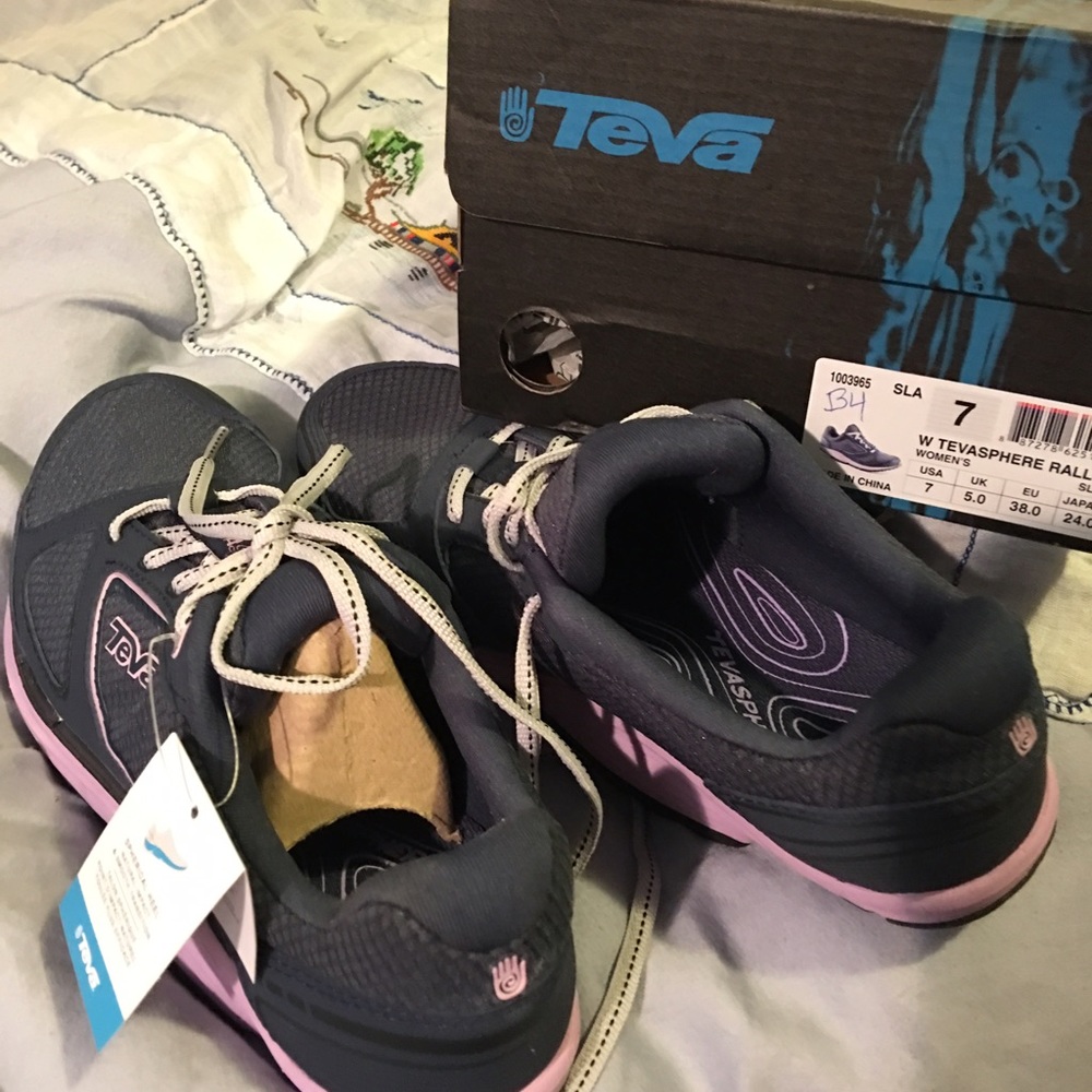 Teva tevasphere rally athletic shoes  7 narrow