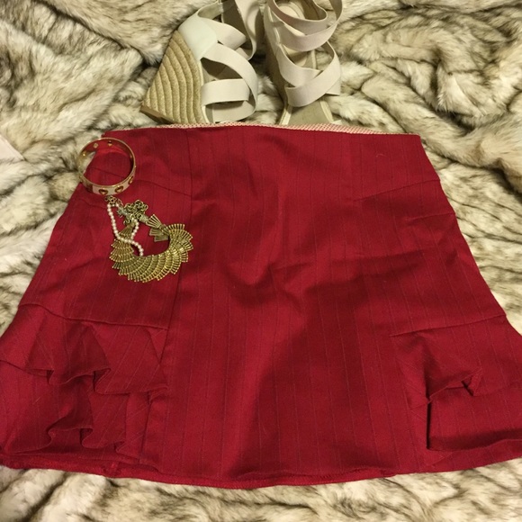 💄 Red, pin striped mini skirt w ruffles 💋 - Picture 2 of 2