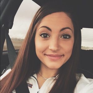 Meet your Posher, Alicia