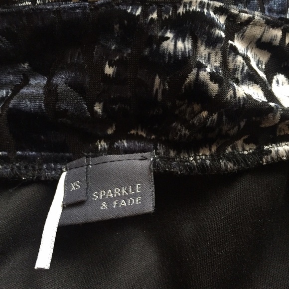 Cute velvet skirt - Picture 4 of 4