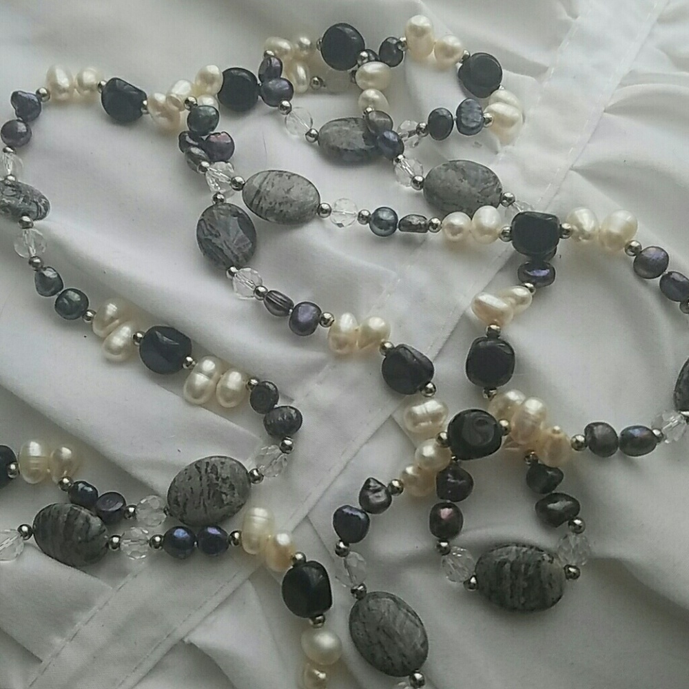 Long pearl mix necklace