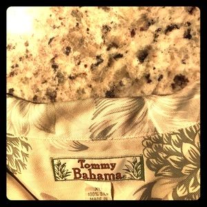 Like new XL Short-sleeve Tommy Bahama Button-Down