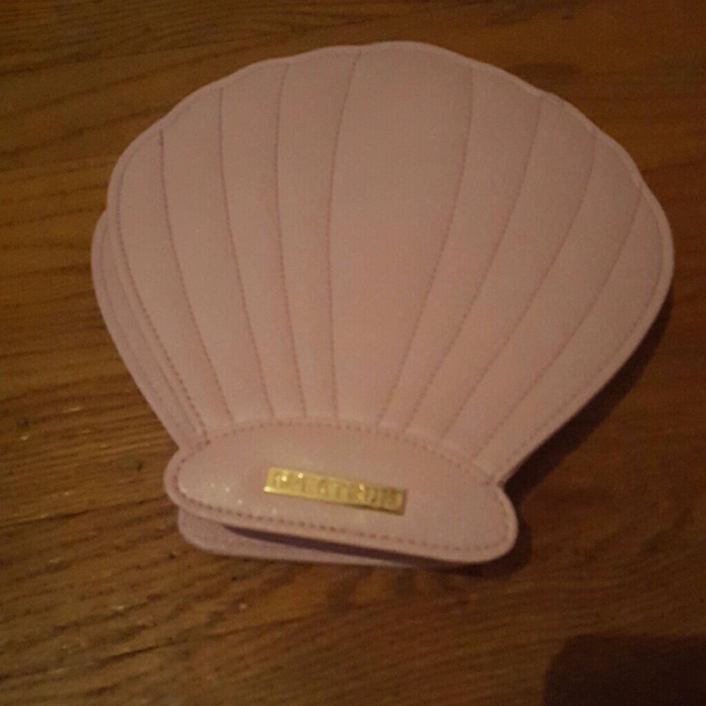 Spectrum Makeup Brushes Glam Clam