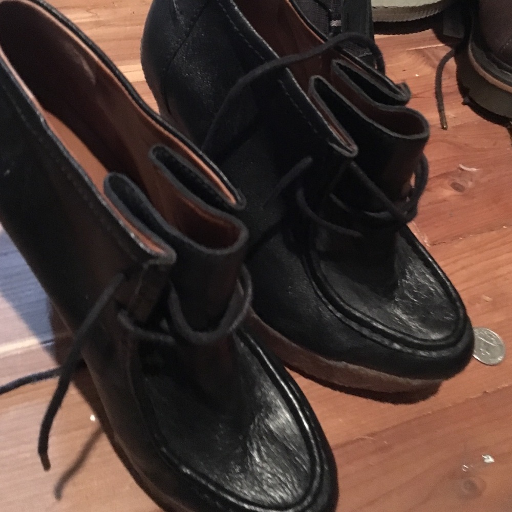 Leather bootie with 5in wedge