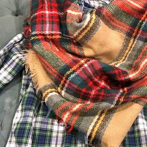 NWOT Camel Plaid Blanket Scarf