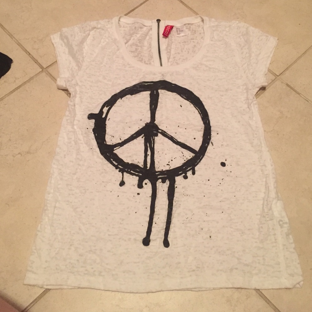 A tee shirt from H&M