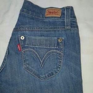 Levi's light wash denim skinny jeans