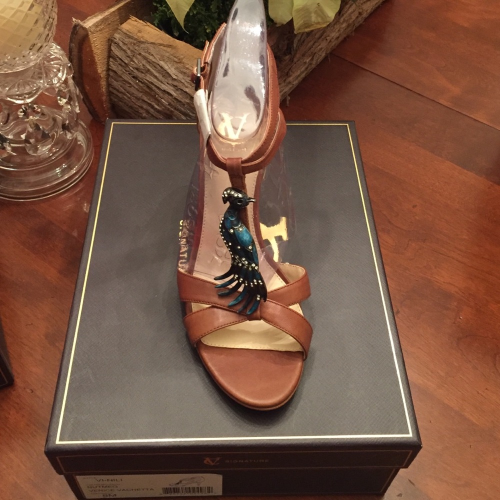 Vince Camuto signature Nili heels
