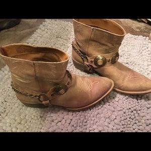 Coconut Matisse cowboy booties