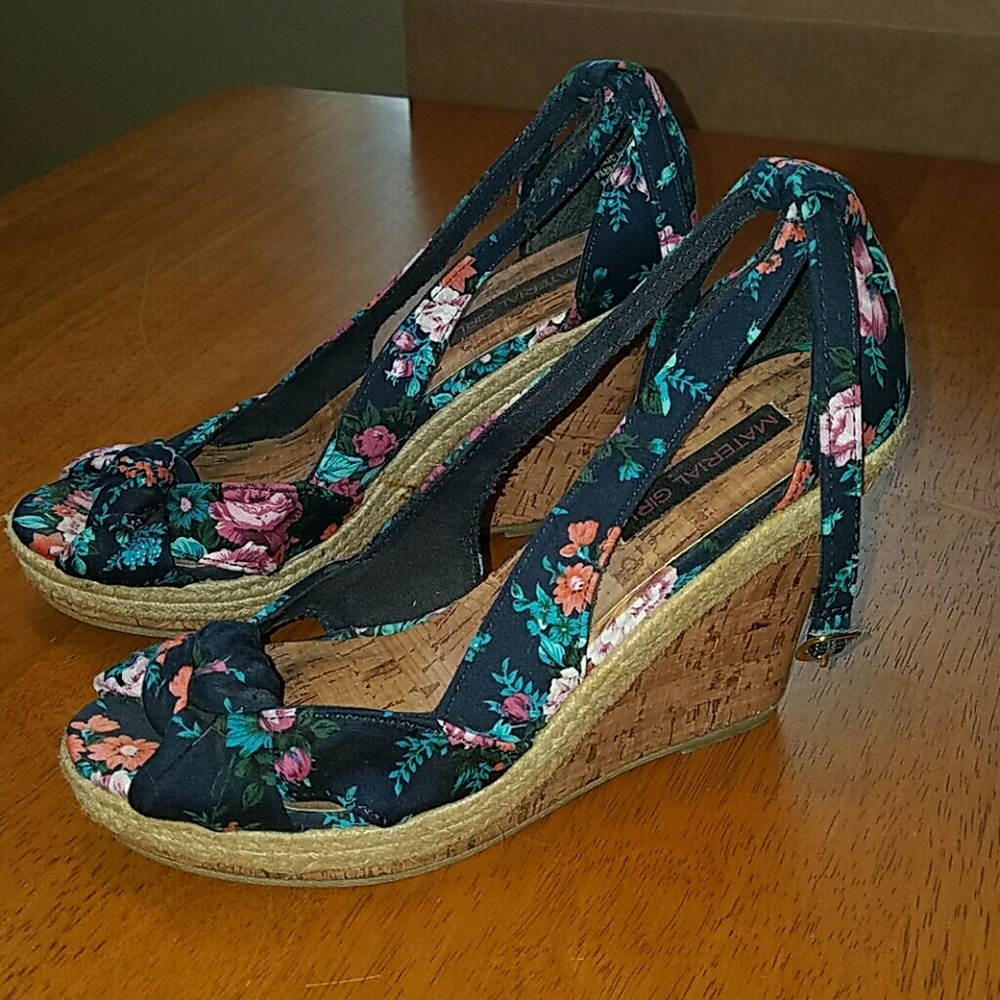 Floral wedges
