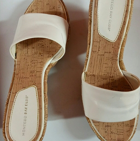 Red used once hand bag, 3 sandals - Picture 2 of 4