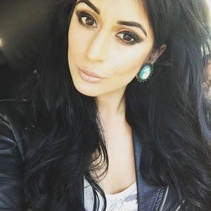 Meet your Posher, Melanie