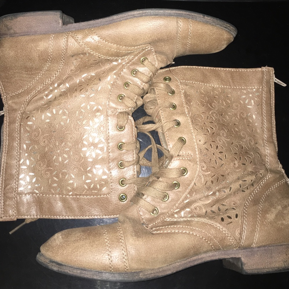Combat boots brand rampage /worn once