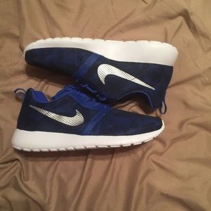 Womens (Youth) Roshe One Flight Weight (GS)*NEW*