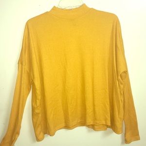 HALF TURTLENECK MUSTARD SWEATER
