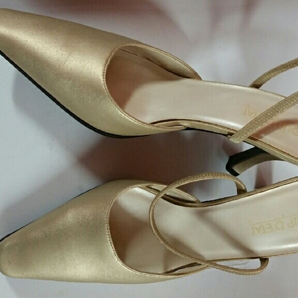 Shoes - Picture 2 of 4