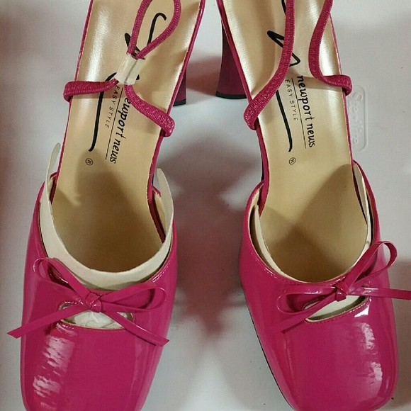 Shoes - Picture 4 of 4