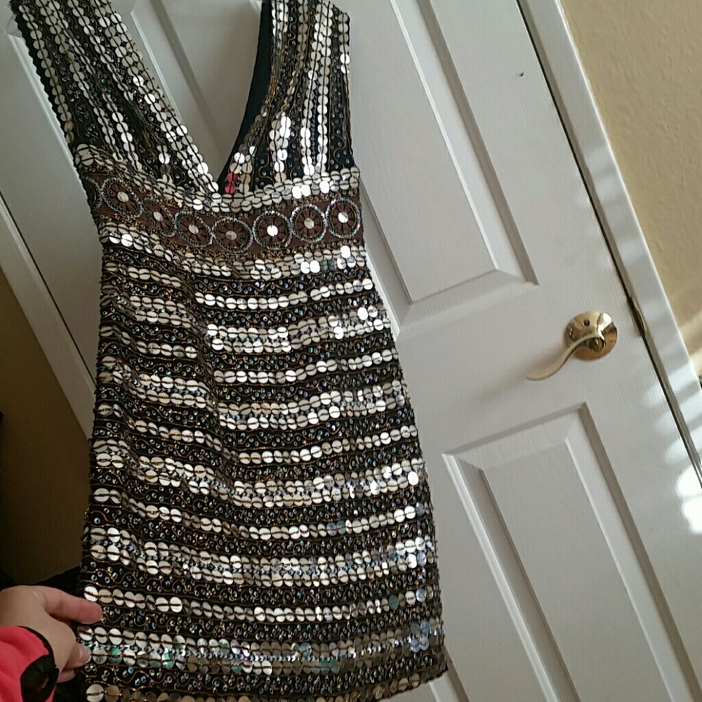 Dress - Picture 3 of 4