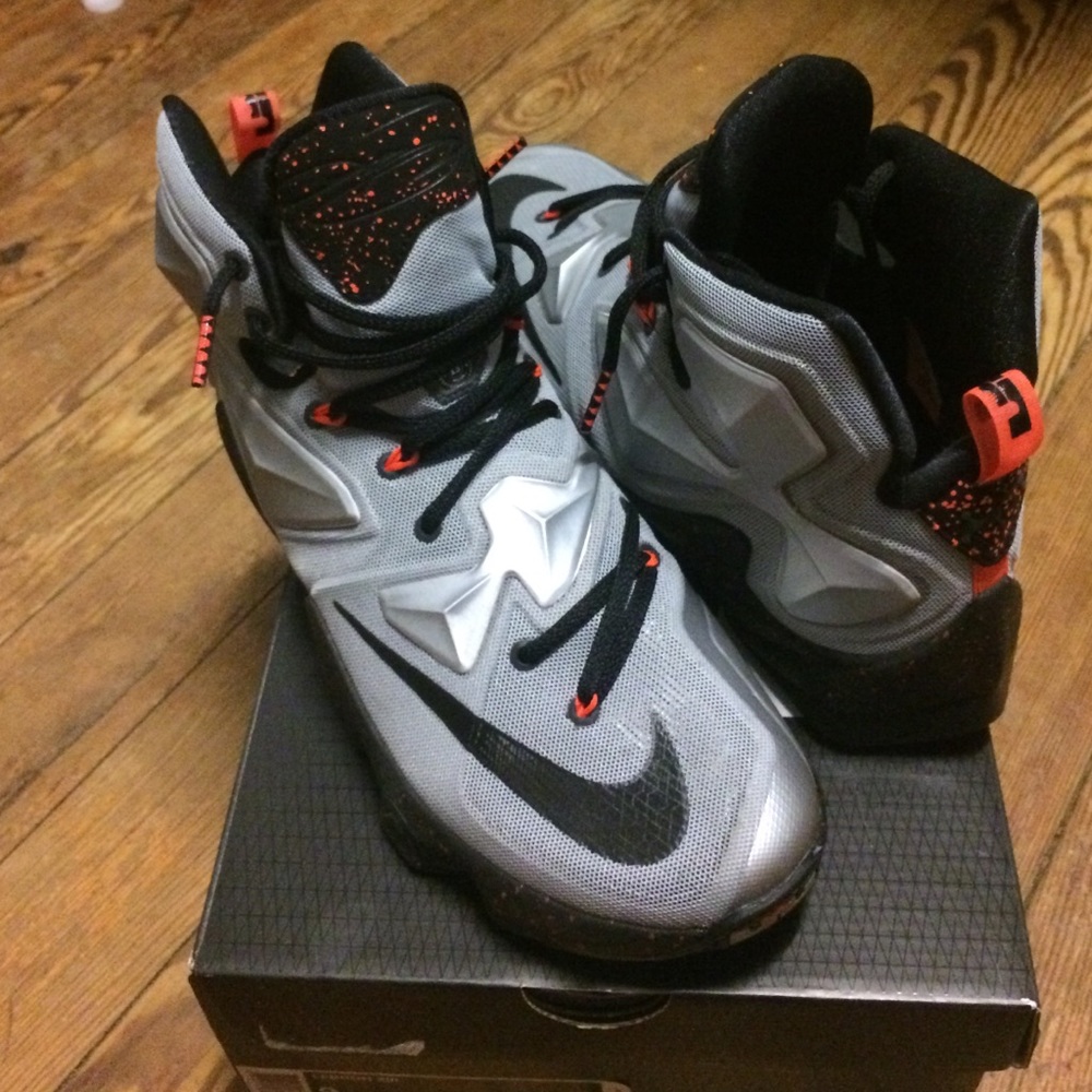 Lebron 13 size 9 in men's