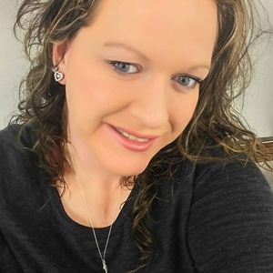 Meet your Posher, Alisha