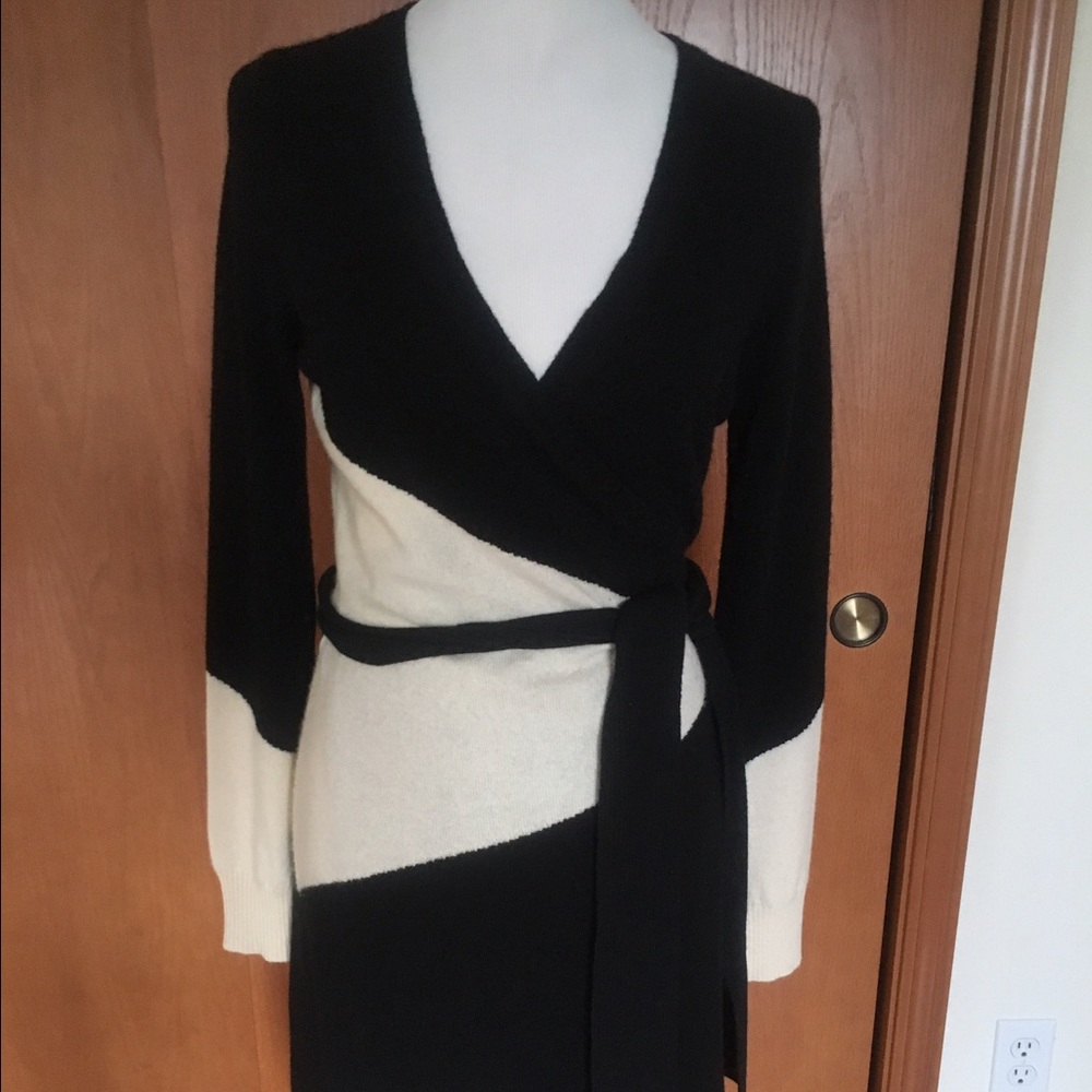 DVF 100% cashmere Wrap dress. Size M