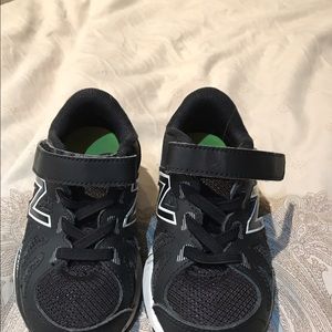 Toddler new balance black Velcro closure size 8M