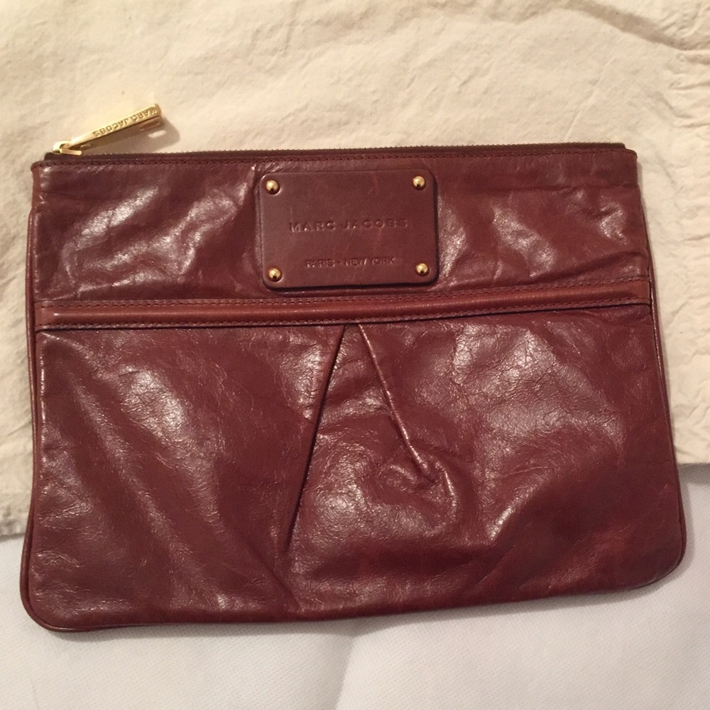 MARC JACOBS CLUTCH - EUC
