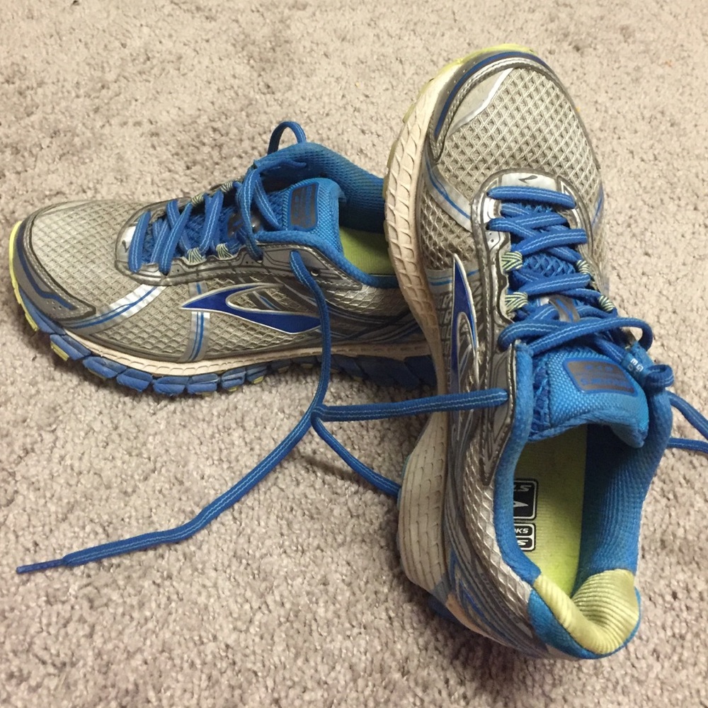 Brooks GTS 15 Running Shoes