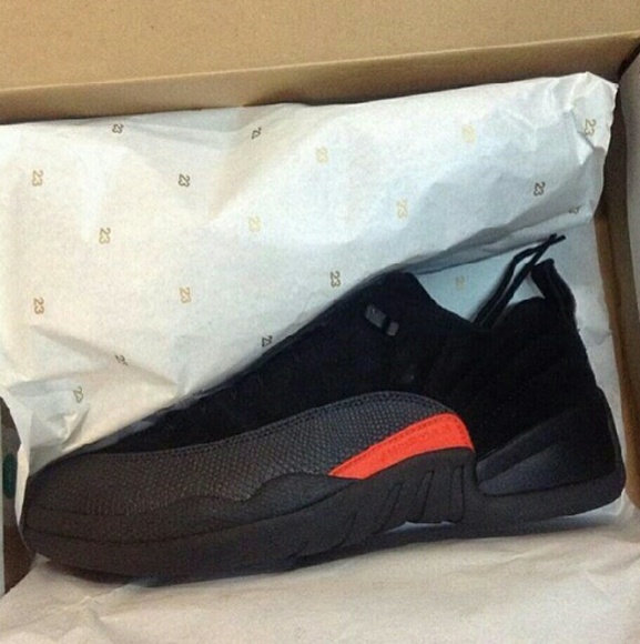 JORDAN LOW MAX ORANGE 12s