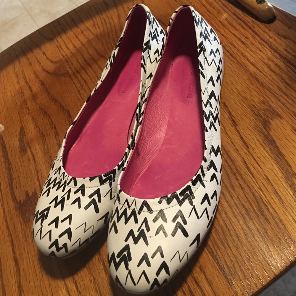 Moods of Norway black and white print flats