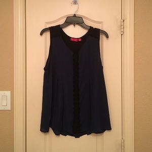 Elle pleated sleeveless blouse, size L