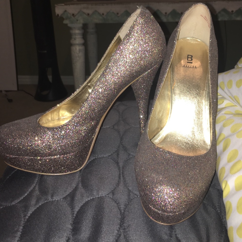 Bakers high heels with SPARKLE! 🎀