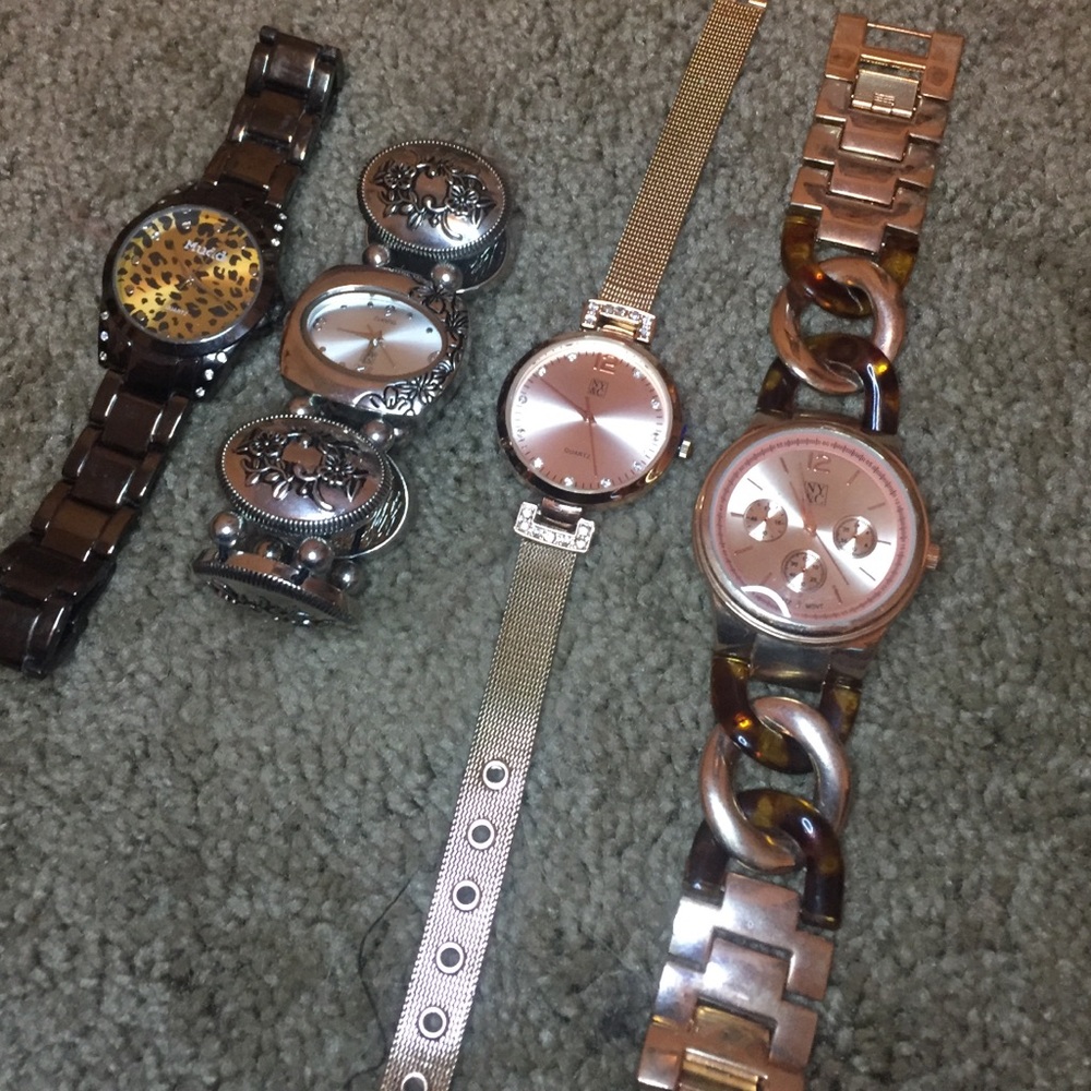 FLASH SALE/ $10 OFF FOR HOUR ONLY! Watch Bundle
