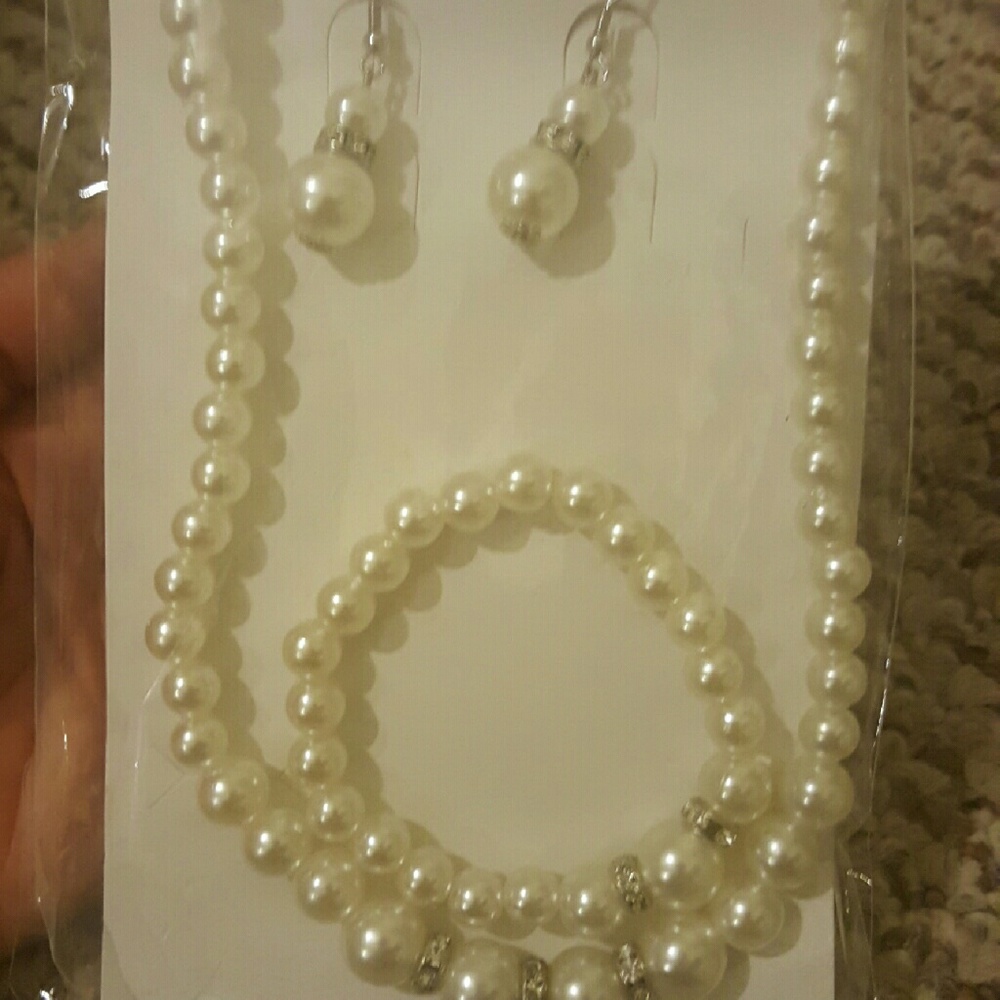 necklace, ring,bracelet good