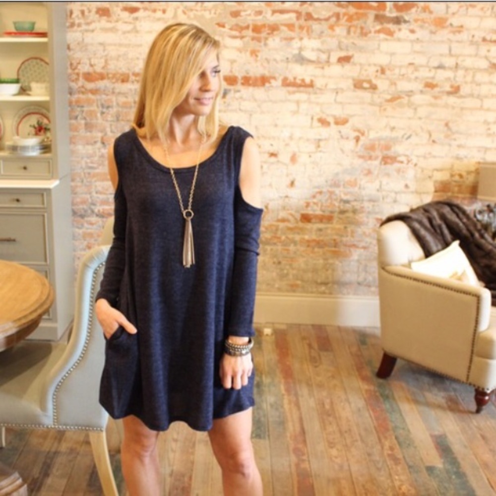 NWT Navy Cold Shoulder dress with pockets