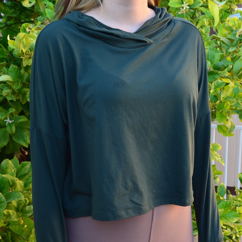 •SOLD•🌲Hooded Crop Top🌲