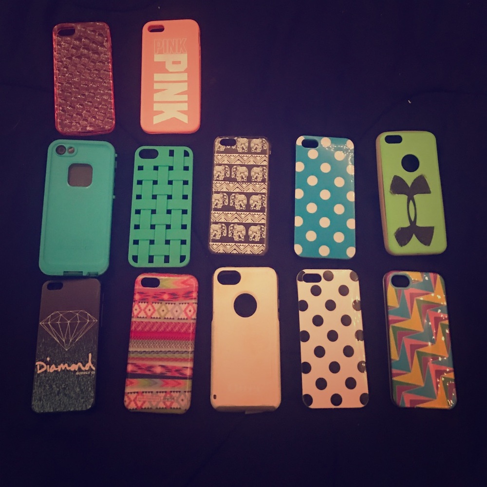 Bunch of iPhone 5s cases
