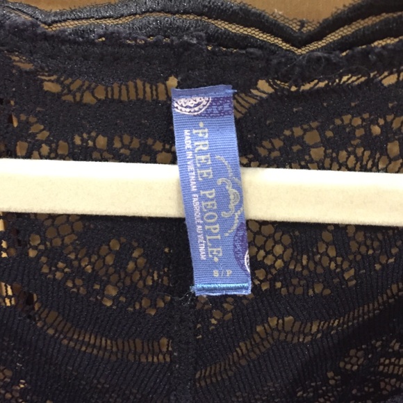 Free People black lace top - Picture 3 of 3