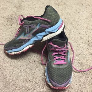 Mizuno Wave Enigma 4 Running Shoes