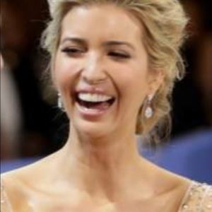 Meet your Posher, Christie