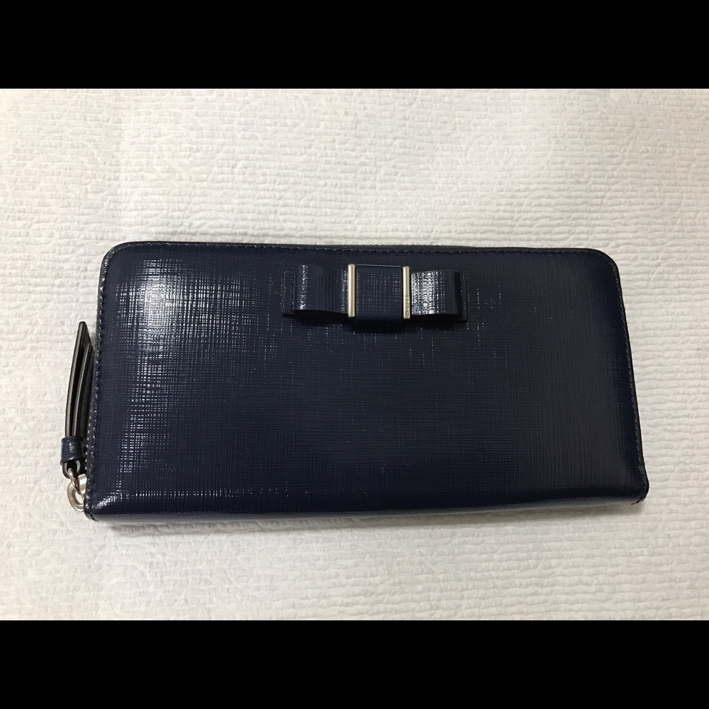 Mint condition! Coach accordion wallet. Navy
