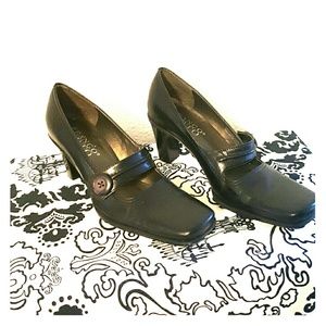 Black, Franco Sarto Stacked Heel. 6M