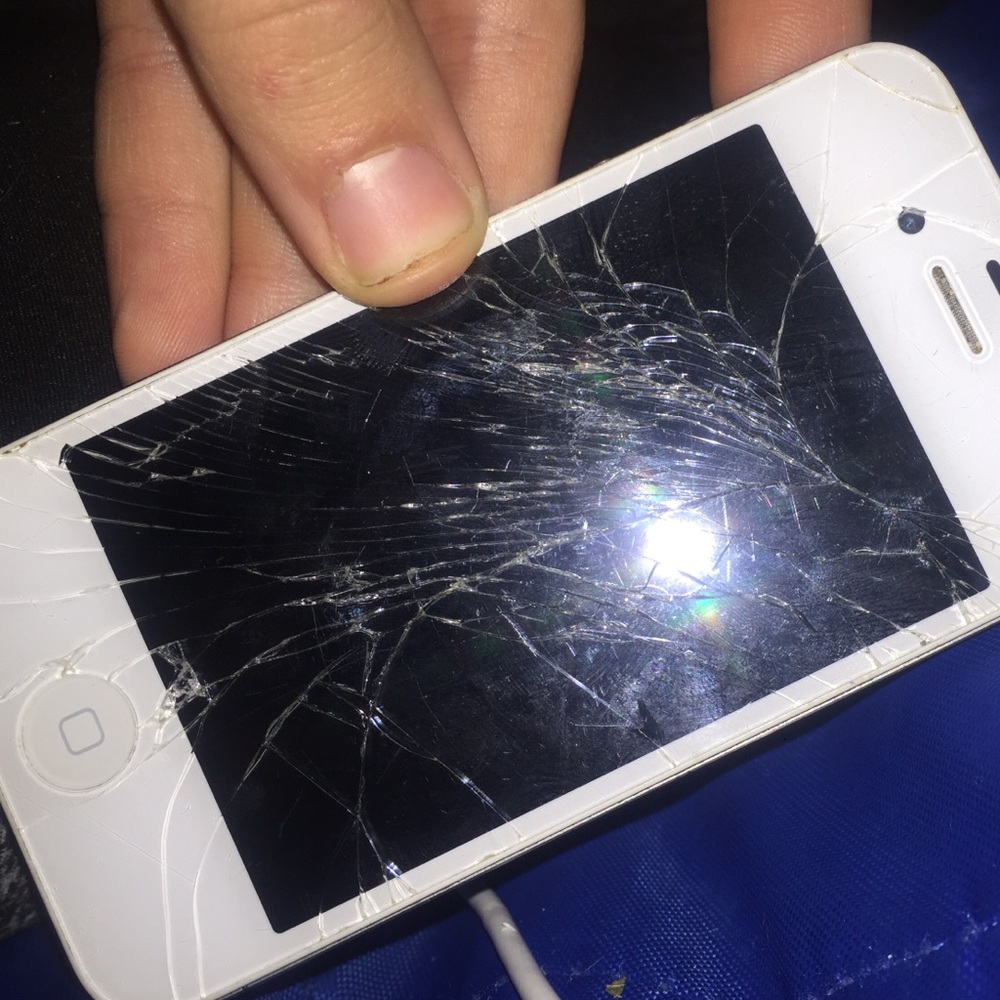 iPhone 4s crack