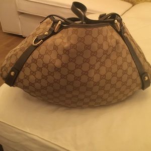 109%Authentic Gucci! Good condition!