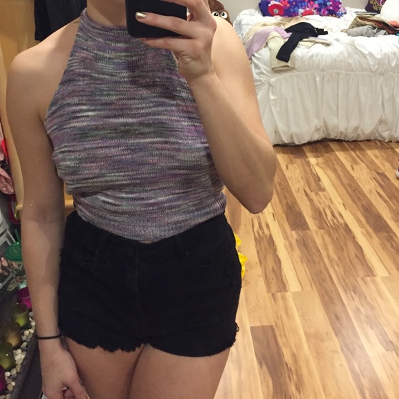 Multicolor halter crop top - Picture 3 of 4